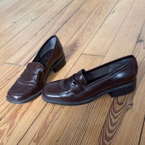 Danelle Classic Brown Leather Penny Loafers for Women Size 7